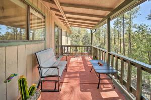Near Hiking + Dining: The Crooked Pot Cabin