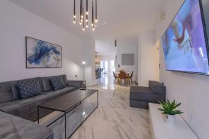 Theotokopoulos Park Renovated Apartment