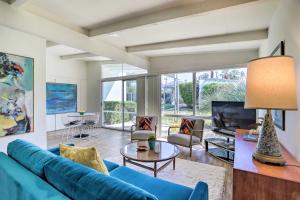 Palm Desert Mid-Century Oasis Walk to Pool