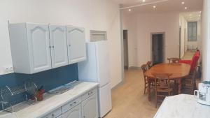 Appartements Hyper centre - 3 chambres - Gare - wifi - cosy : Appartement 3 Chambres - Non remboursable