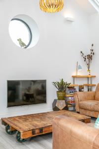 Riverbank Cottage