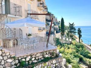 Two-Bedroom Apartment with Terrace and Sea View room in Florenza Residence