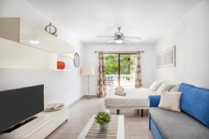 Castle Harbour Samuels Studio Flat