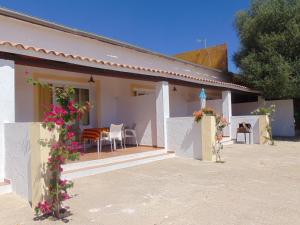 Studio andalou , campagne , chevaux , piscine commune