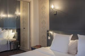 Hotels Chateau des Reynats : photos des chambres