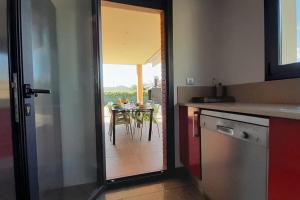Villa Mediterránea con cinco dormitorios y piscina