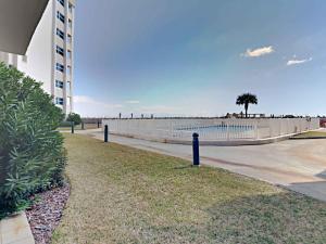 Regency Towers #108 East