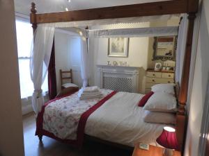 Superior King Room room in Beaches Guesthouse