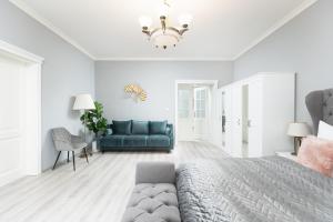 Luxury Central 150m2 Apartment on Wencelas Square with Private Garage