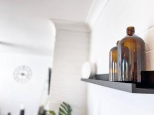 Manhattan - Stylish 1BR Beachfront on Caseys