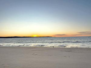 Manhattan - Stylish 1BR Beachfront on Caseys