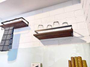 Manhattan - Stylish 1BR Beachfront on Caseys