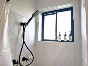 Manhattan - Stylish 1BR Beachfront on Caseys