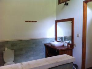 Sunia Loka Bungalows & Dive Center