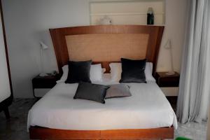 Habitación Doble Deluxe con balcón y vistas al mar