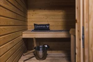 Penthouse with Sauna - King Size Bed - Free WiFi!