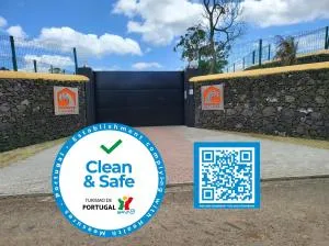 Parrots`Village  - Rabo de Peixe