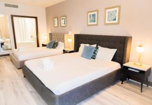 Rooftop-Pool Suite with King Bed in Ocean Dr C303