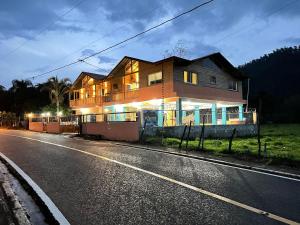 Alaia Casa de campo By Hospedify Para 4 personas, cerca del Río, Naturaleza, BBQ y terraza familiar