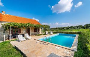 Beautiful Home In Biograd Na Moru With 3 Bedrooms, Wifi And Outdoor Swimming Pool