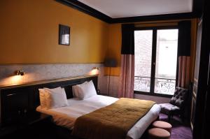 Junior Suite (4 People) room in Alba Opéra Hôtel