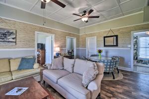 Cozy Currituck Home w Fire Pit near Ferry!