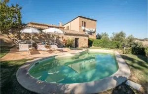3 Bedroom Amazing Home In Montalcino - Torrenieri