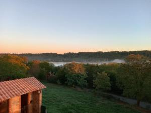 Sejours chez l'habitant Batisse historique proche Lac et forets : photos des chambres