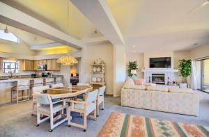 Waterfront Condo with Resort Perks in Lake Ozark!