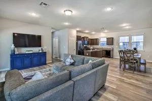 Buda Home with Smart TV about 19 Mi to Downtown Austin - بودا