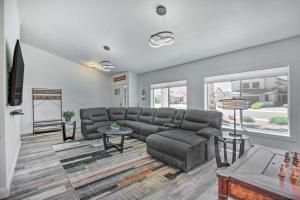 Saltwater Pool and Hot Tub Glendale Oasis