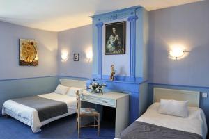 Hotels Logis Hostellerie Du Cheval Blanc : photos des chambres