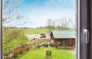 Cozy Apartment In Wurster Nordseeküste, With Wifi