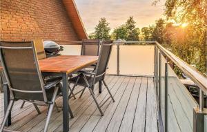 Cozy Apartment In Wurster Nordseeküste, With Wifi