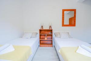 Apartments with parking space Zadar - 15945