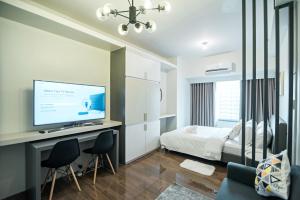 DLuxe Condo in Air Residences Makati SMDC