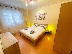 Apartments in Novi Vinodolski 42645