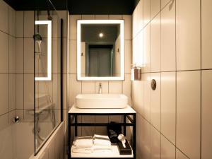 Hotels Tribe Carcassonne : Chambre Double Standard Tribe - Vue sur Cour