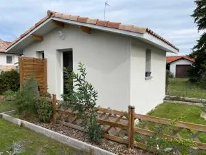 joli studio neuf tout equipé, wifi - Marcheprime