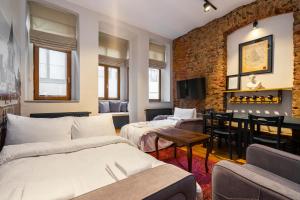 Ganbaru Tours - Private Triplex&Duplex