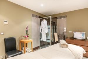 Hotels Le Clos Des Fontaines : photos des chambres