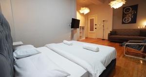 Athens City Themis13