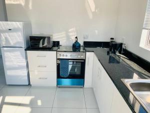 Sienna’s Seaview Guest Cottage