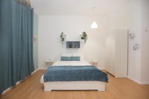 Bonsai Apartment III