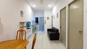 Taman Tunku Miri Budget Homestay - Kampong Bakam