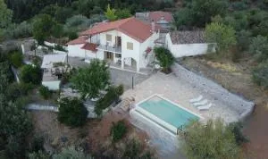 Spiti Koryfi - Leonidion (Leonidio)