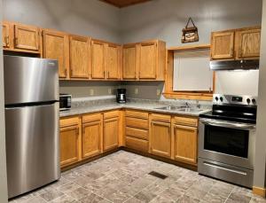 Stay In Ohiopyle - closest place to the GAP trail in Ohiopyle, PA, Hot Tub