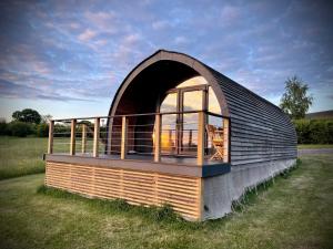 Hood Lane Farm - The Pod - Luxury Glamping Holiday Lodge