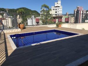 Encantadora Cobertura com piscina privada na praia do Tombo.