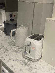 MBA COSY 4 bedroom house